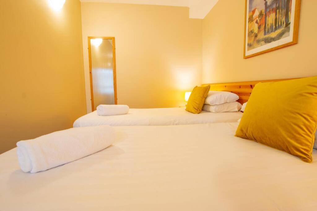 310 - The Carrowbeg At The Harbour Mills By Shortstays Westport Extérieur photo