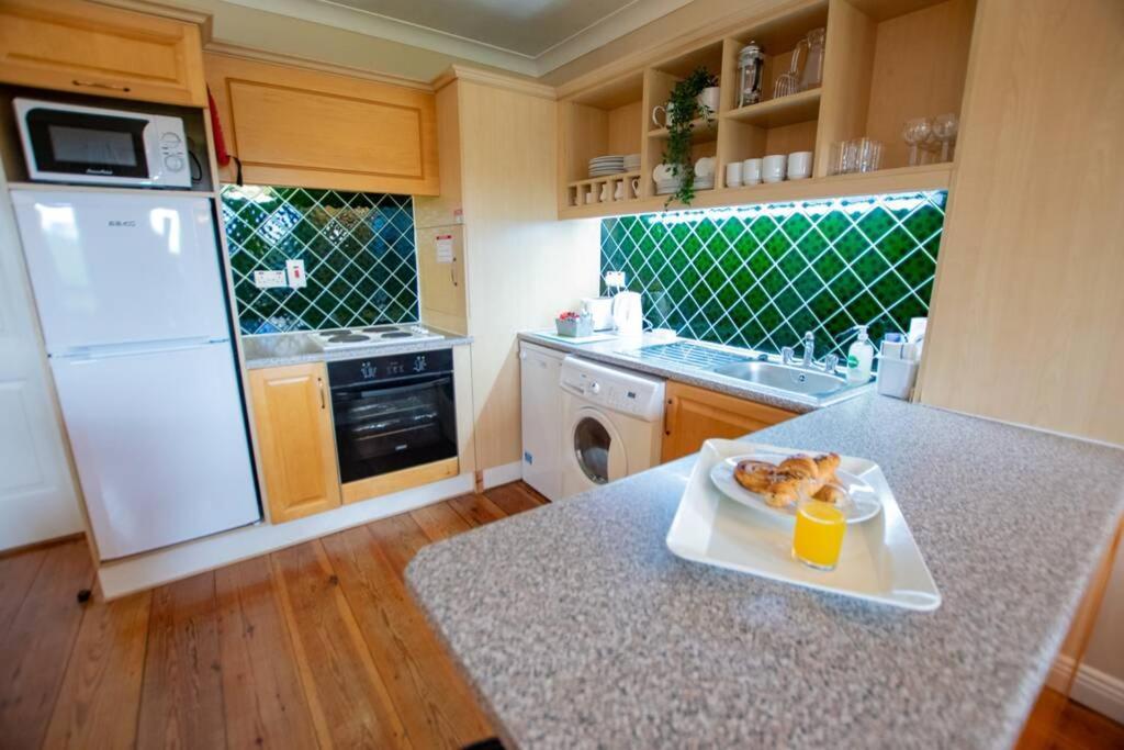 310 - The Carrowbeg At The Harbour Mills By Shortstays Westport Extérieur photo