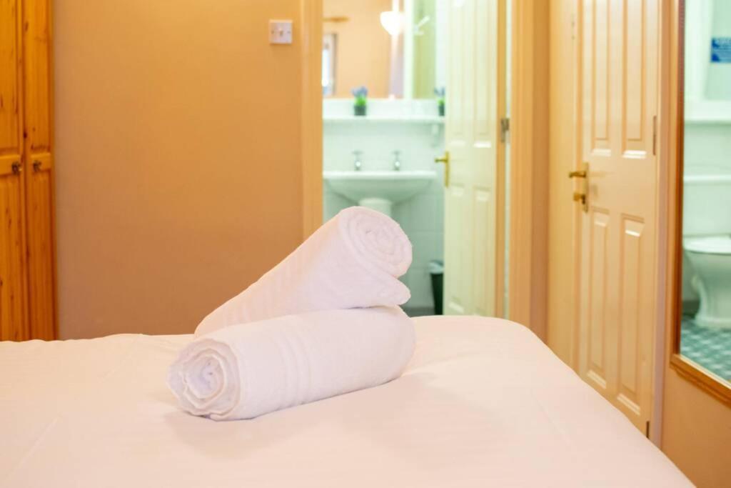 310 - The Carrowbeg At The Harbour Mills By Shortstays Westport Extérieur photo