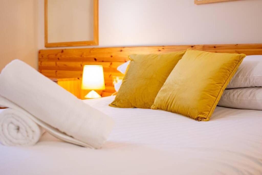 310 - The Carrowbeg At The Harbour Mills By Shortstays Westport Extérieur photo