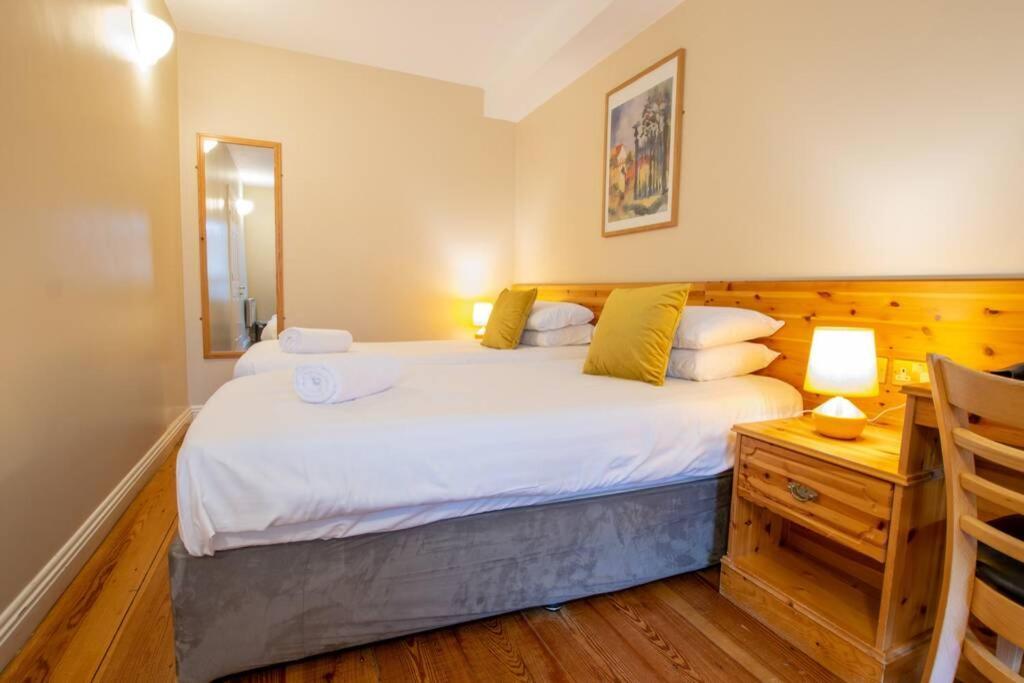 310 - The Carrowbeg At The Harbour Mills By Shortstays Westport Extérieur photo
