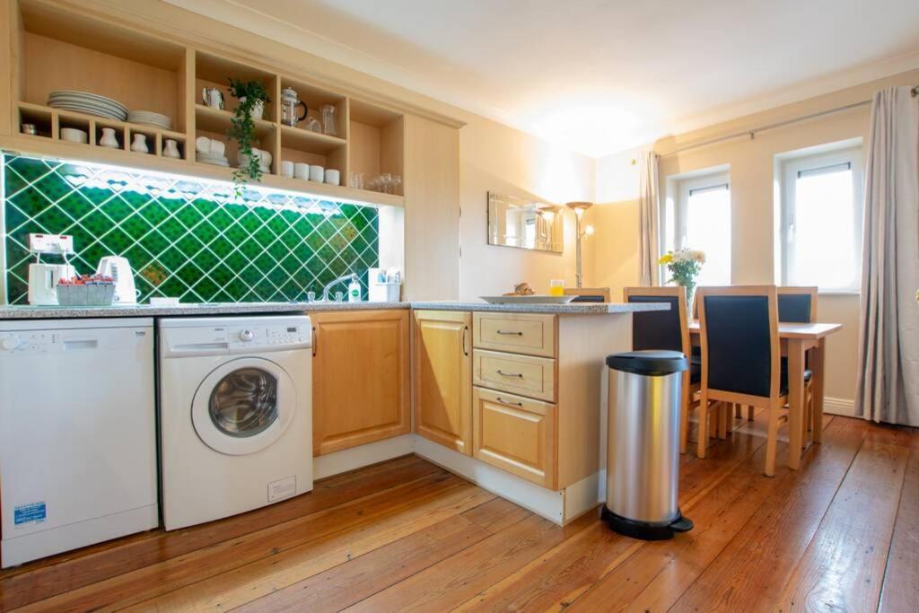 310 - The Carrowbeg At The Harbour Mills By Shortstays Westport Extérieur photo